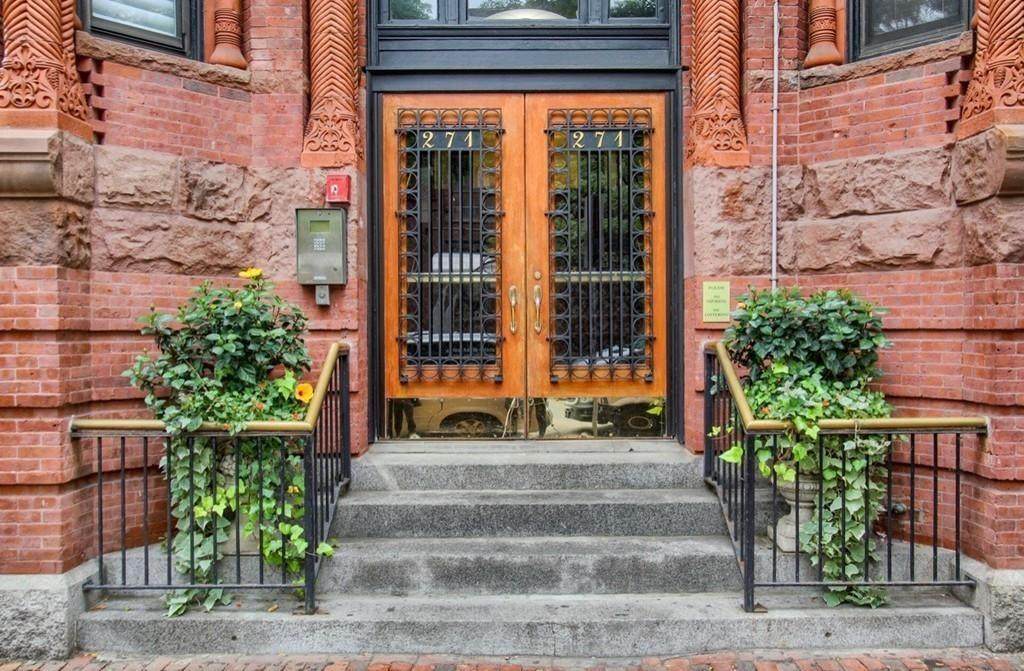 271 Dartmouth Street - Photo 1