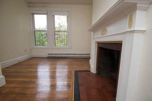 399 Marlborough - Photo 1