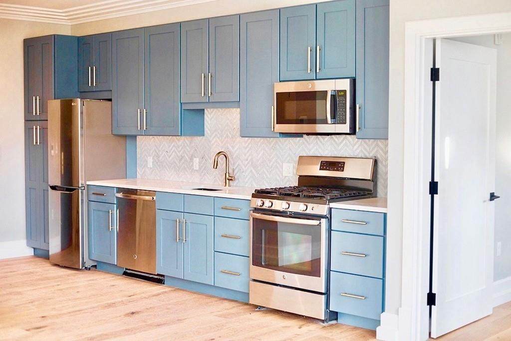 1467 Tremont - Photo 1
