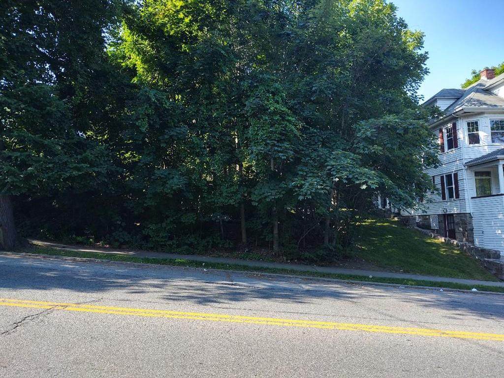 655 President Ave - Photo 1