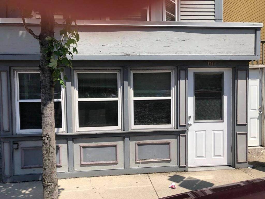608 S Dorchester Ave - Photo 1
