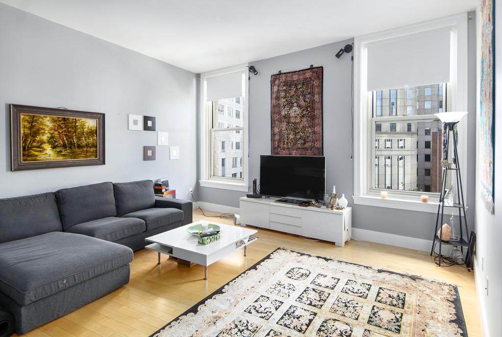 70 Lincoln Street - Photo 1