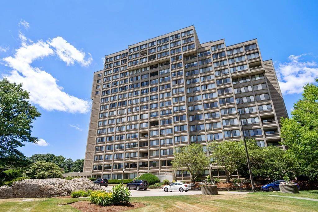 250 Hammond Pond Pkwy - Photo 1