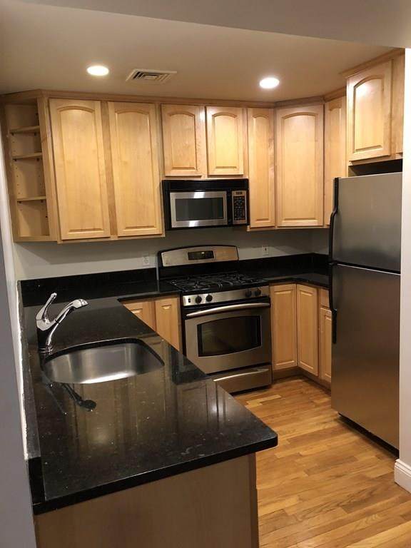 135 Calumet - Photo 1