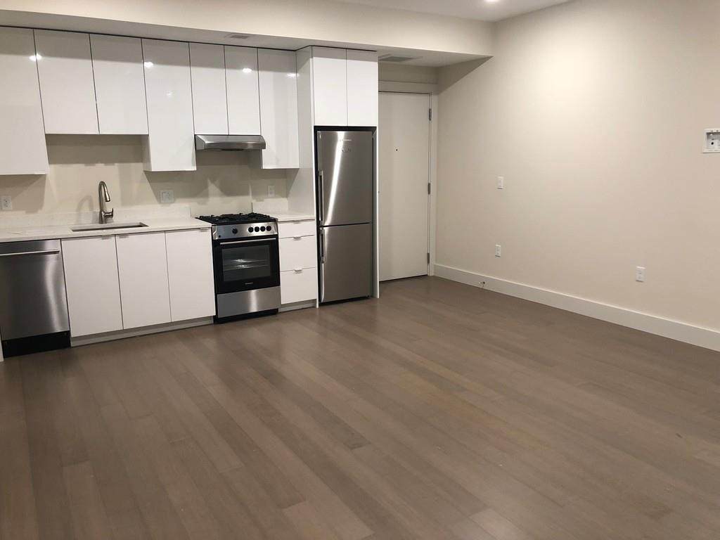 121 Portland St - Photo 1