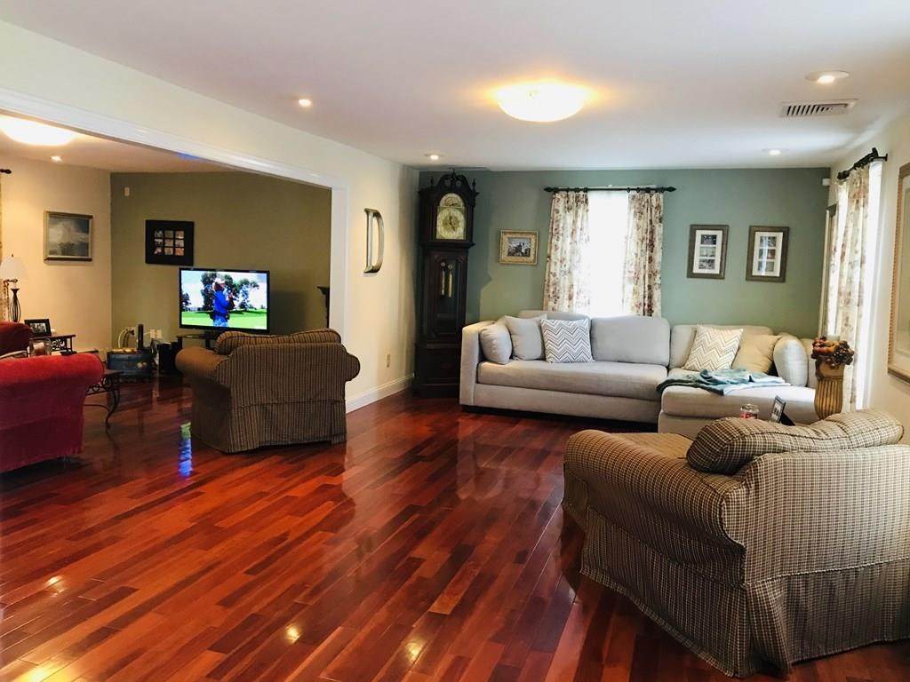 33 Wren Ter - Photo 1