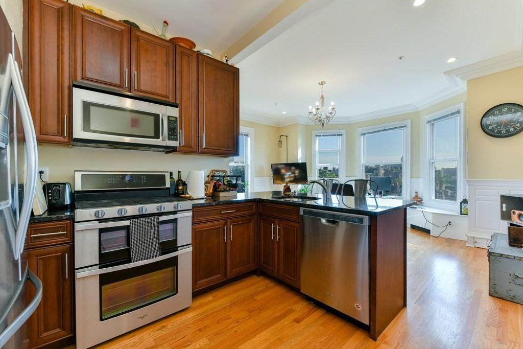 31 Massachusetts Avenue - Photo 1