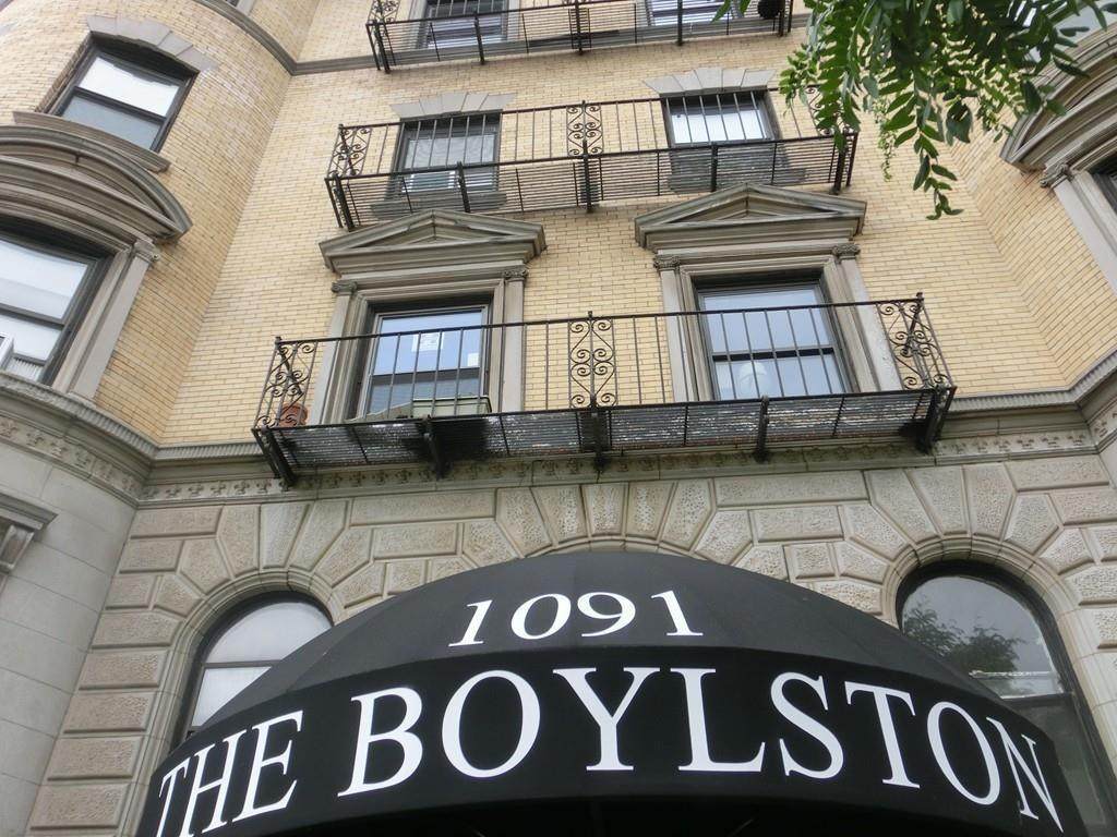 1091 Boylston - Photo 1