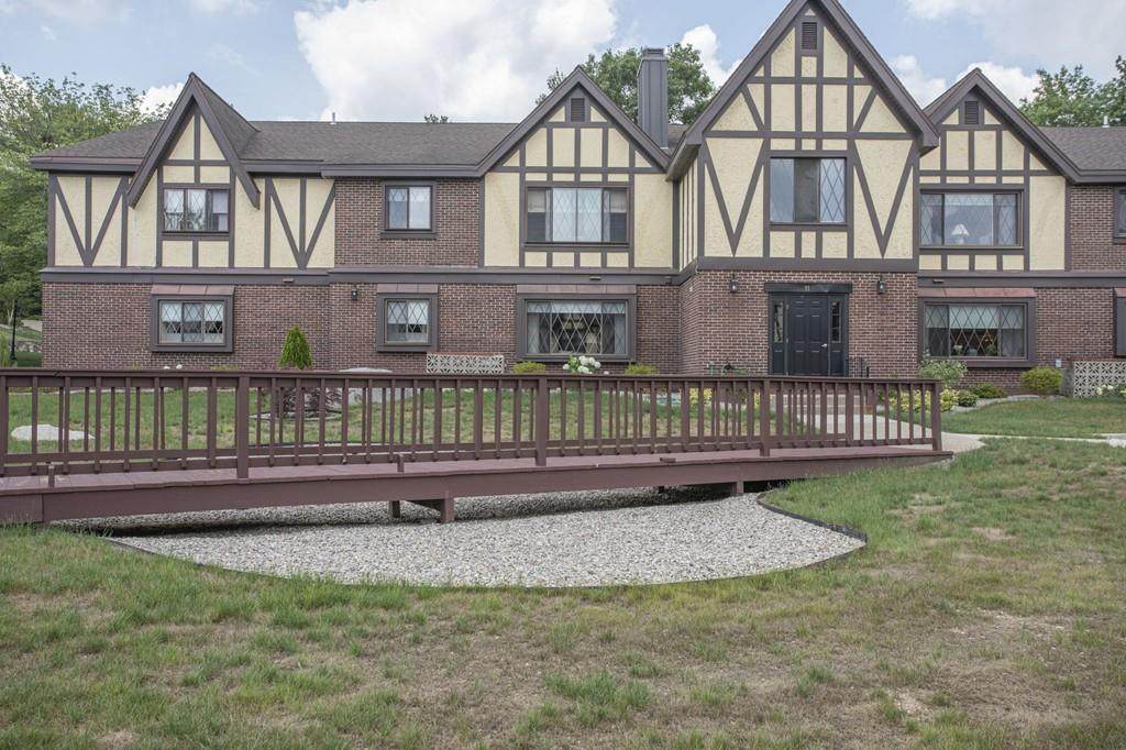 11 Royal Lake Dr - Photo 1