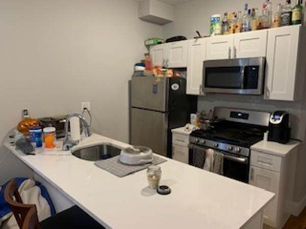320 Saratoga St - Photo 1