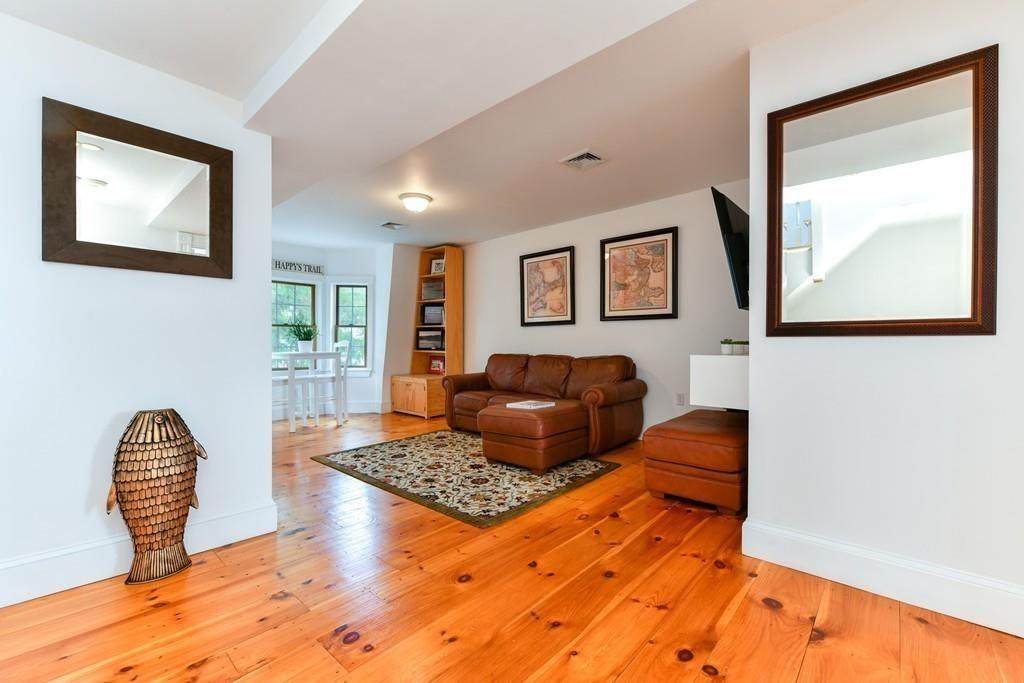 501 East 7th St - Photo 1