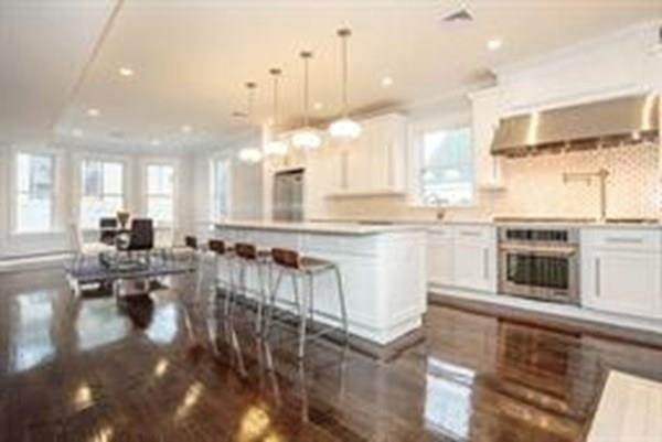 27 Howland Street - Photo 1