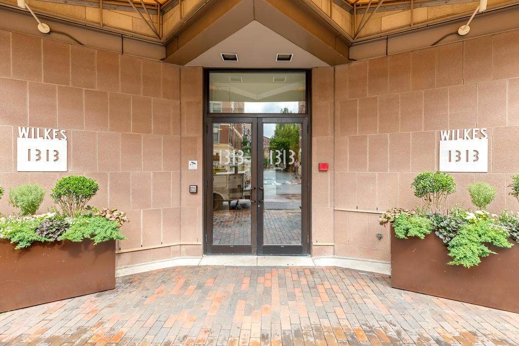 1313 Washington Street - Photo 1