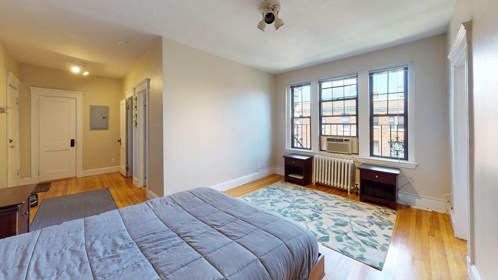 66 Queensberry St - Photo 1