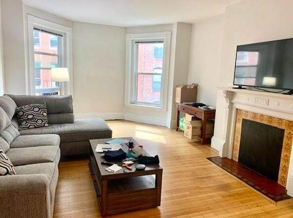 220 Newbury St - Photo 1