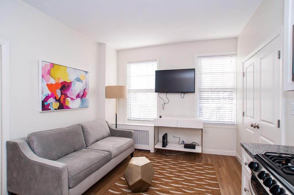 102 Chandler - Photo 1
