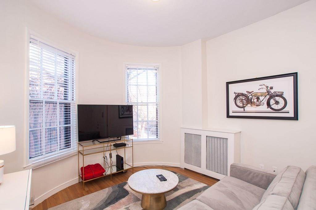 102 Chandler St - Photo 1