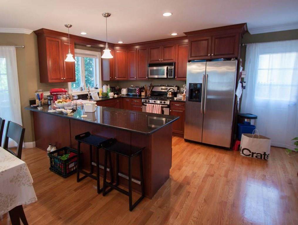 104 Howard St - Photo 1