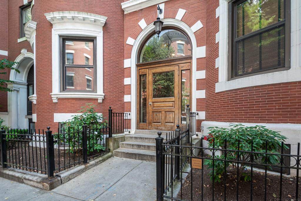 102 Gainsborough St - Photo 1