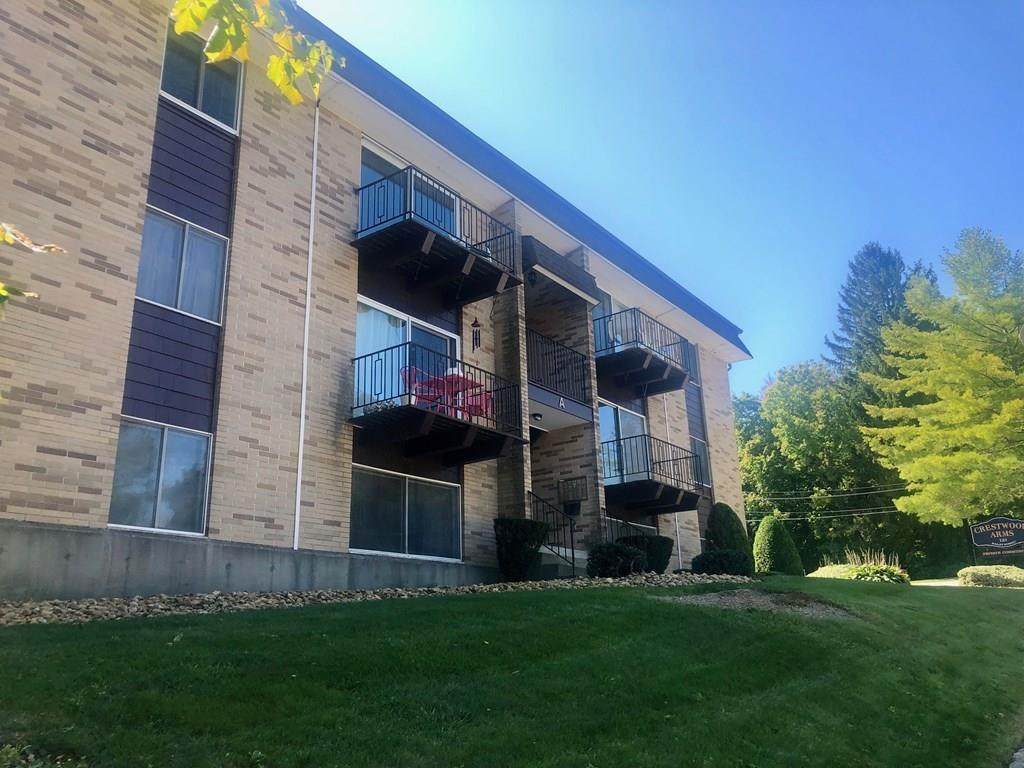 121 Bailey - Photo 1