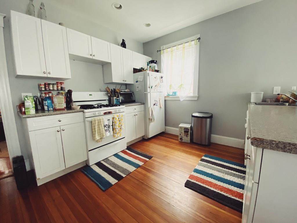 480 E 7th St - Photo 1