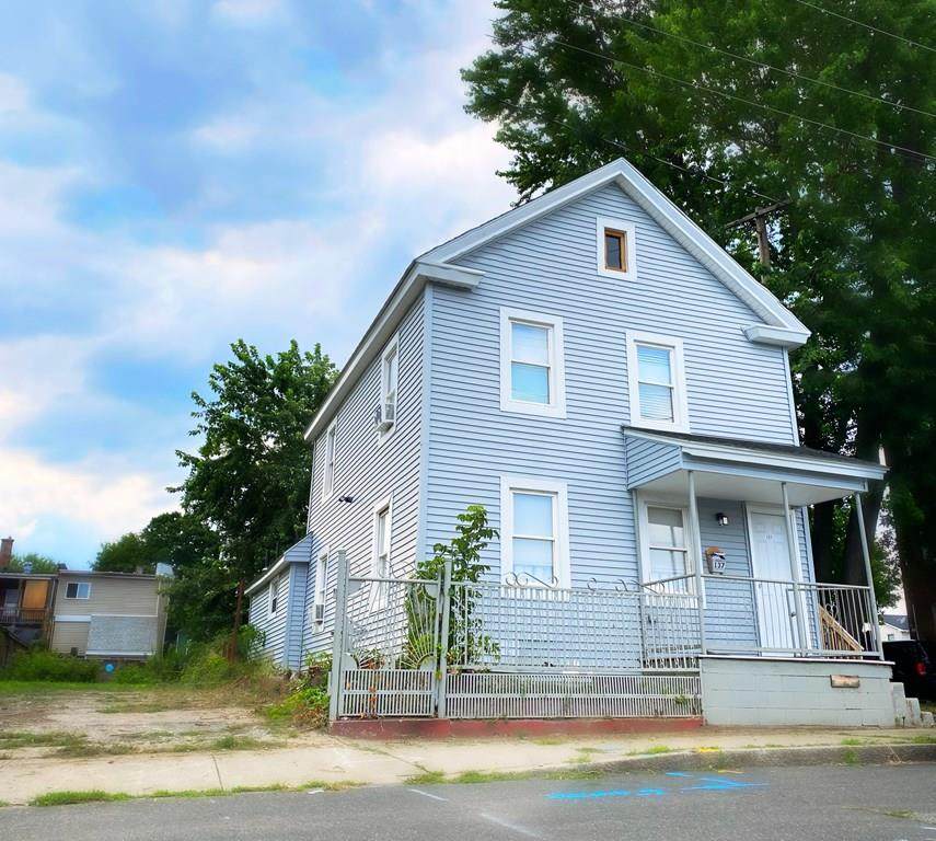 137 N East St - Photo 1