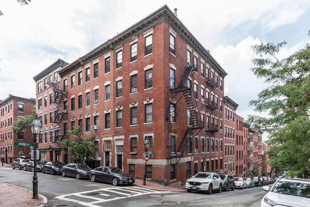 47 Irving St - Photo 1