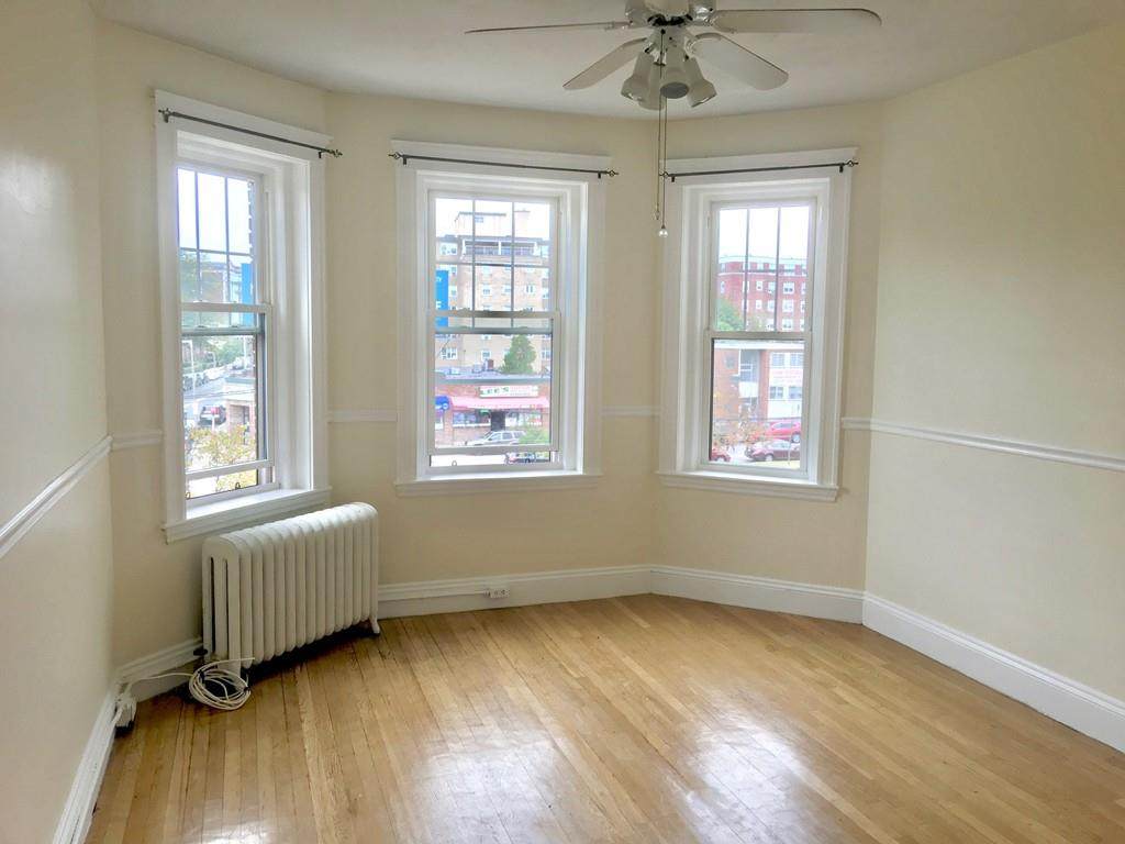 1576 Commonwealth Ave - Photo 1