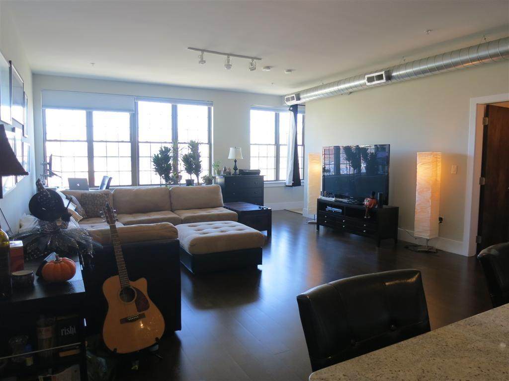 154 W 2nd St - Photo 1