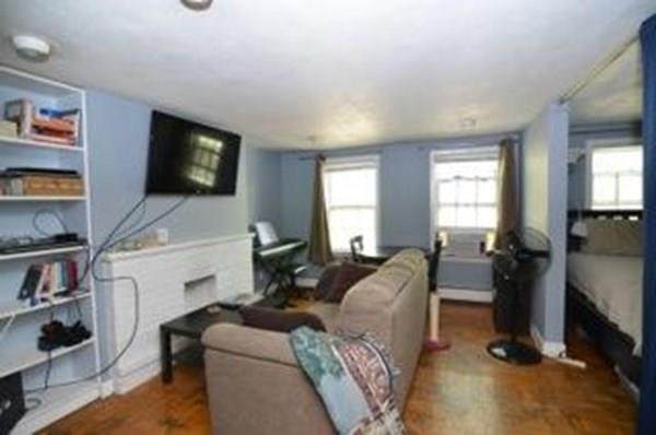 58 Melrose St - Photo 1