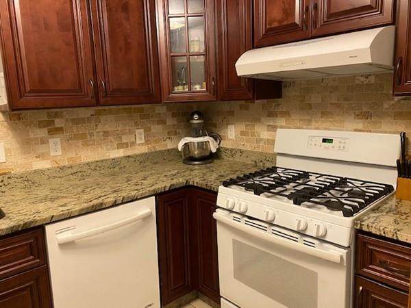 1092 Broadway - Photo 1