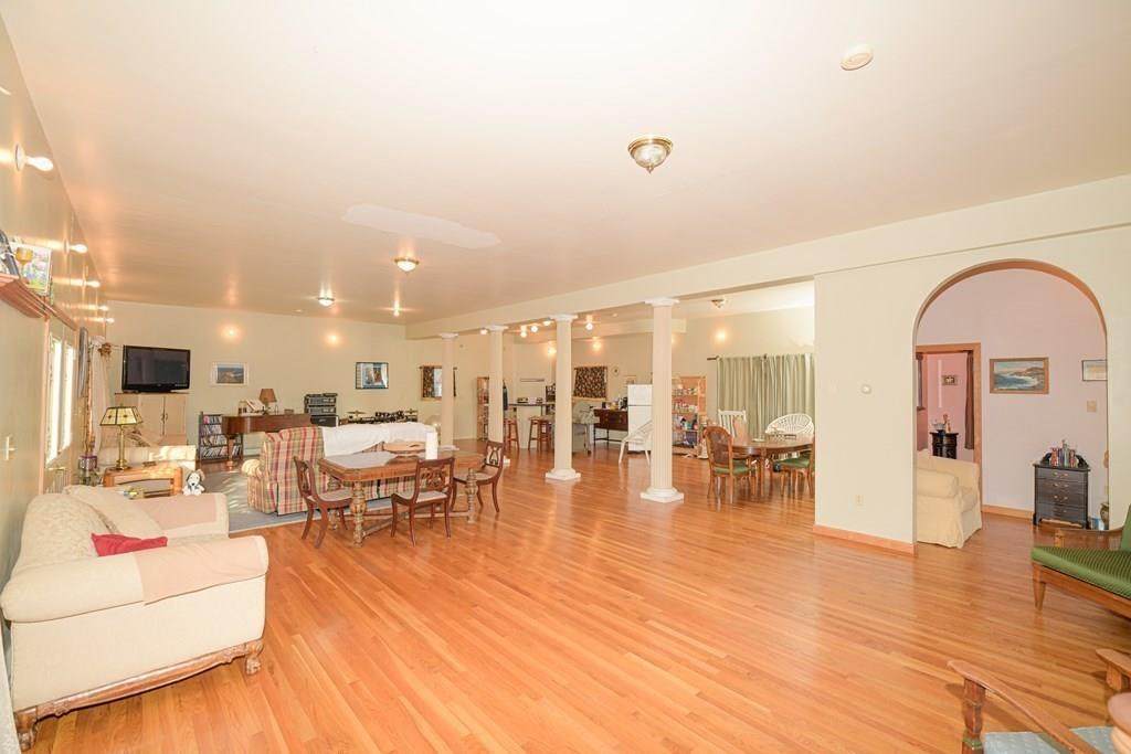 1 Tradewind Ln - Photo 1