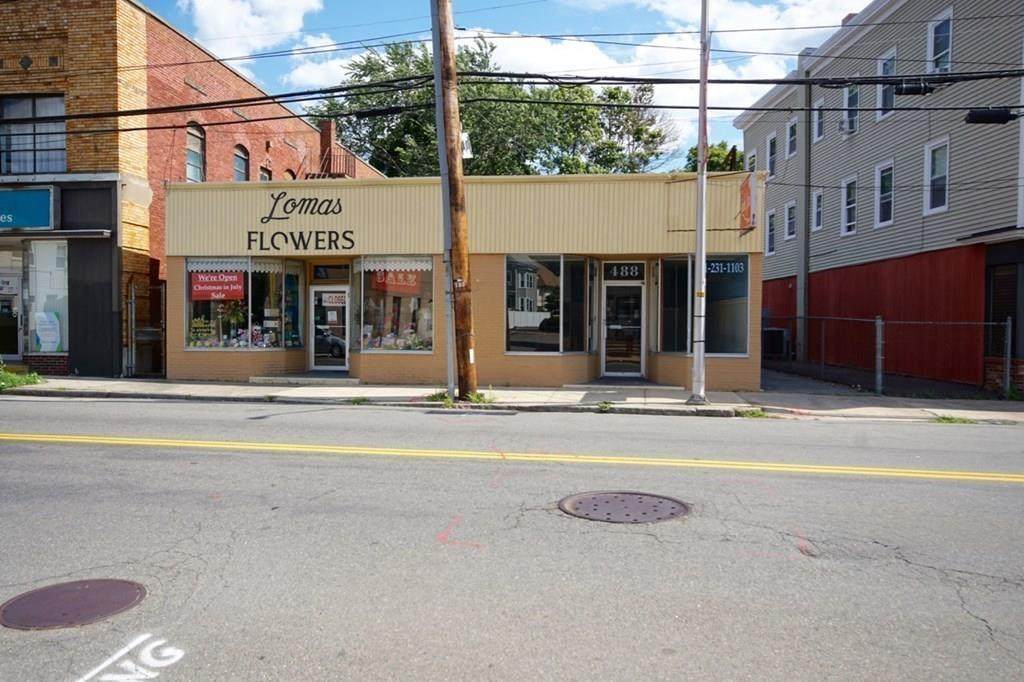 486-488 Lincoln Ave - Photo 1