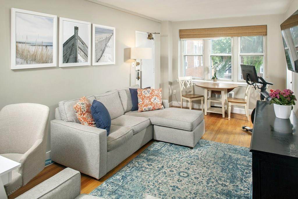 125 Farragut Road - Photo 1