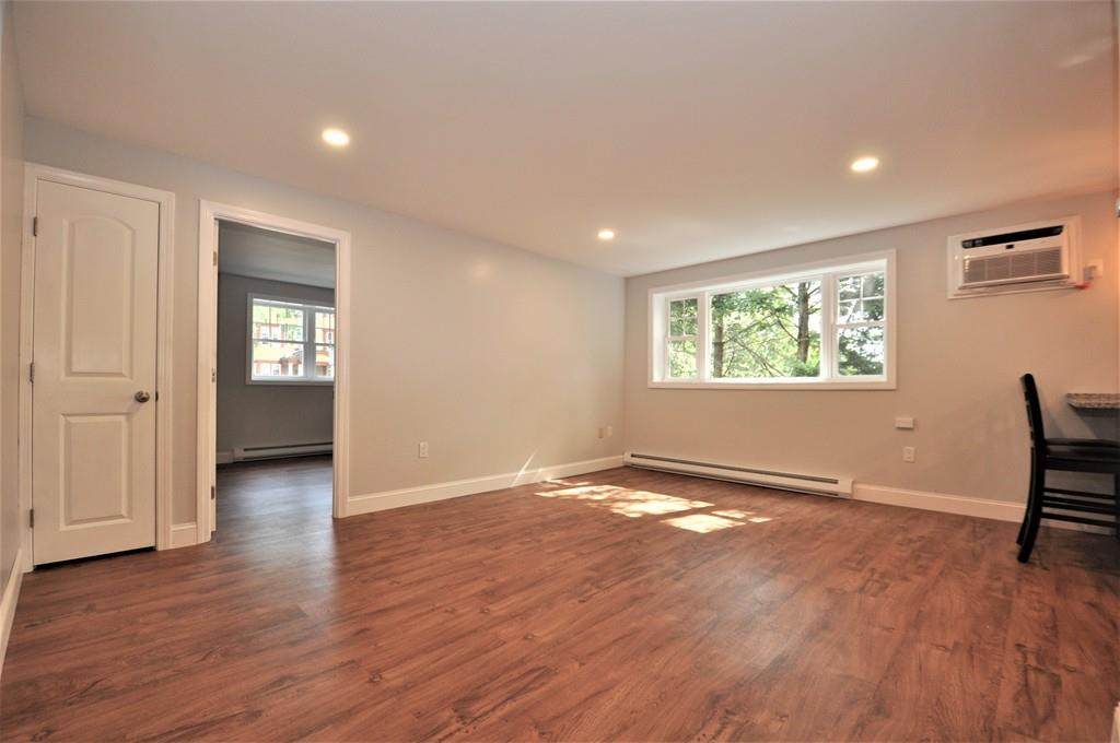 594 Franklin St - Photo 1
