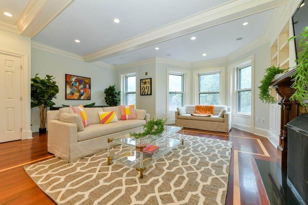 109 Saint Botolph St - Photo 1