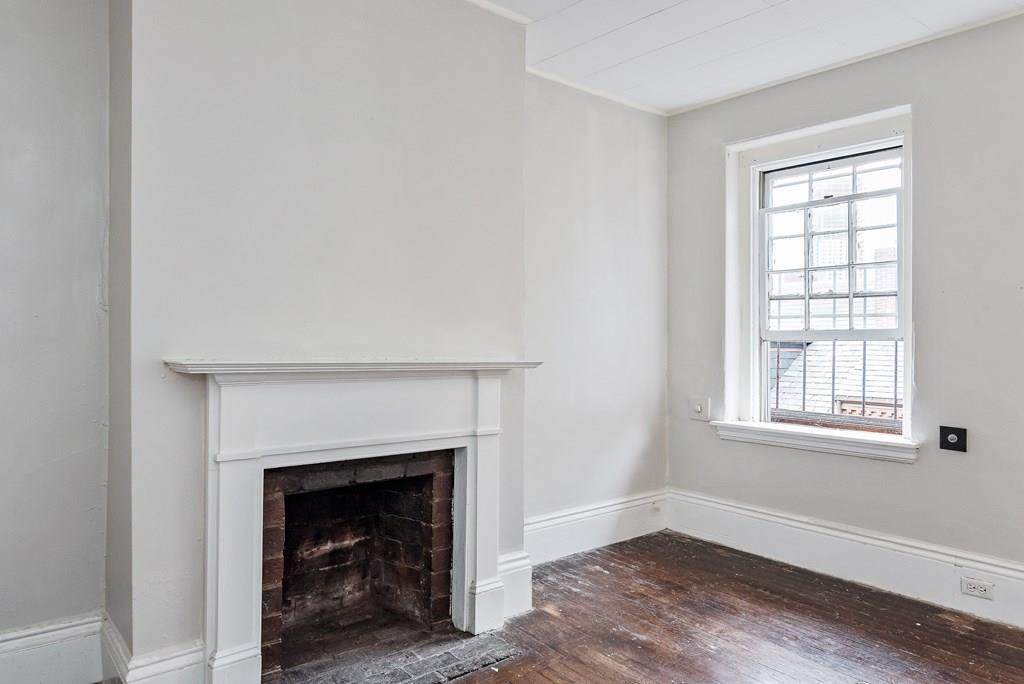 49 S Russell St - Photo 1