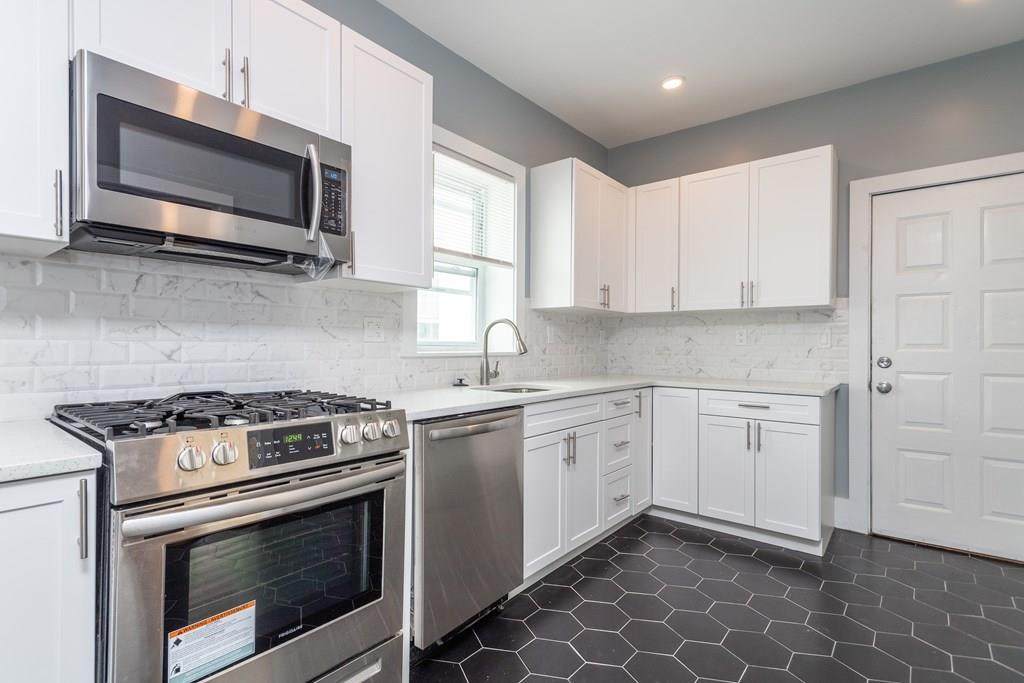 307 Hancock Street - Photo 1