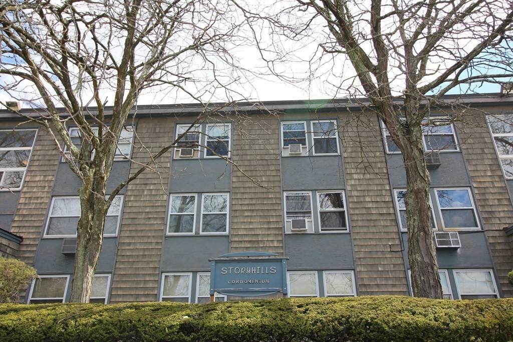 320 Nesmith Street - Photo 1