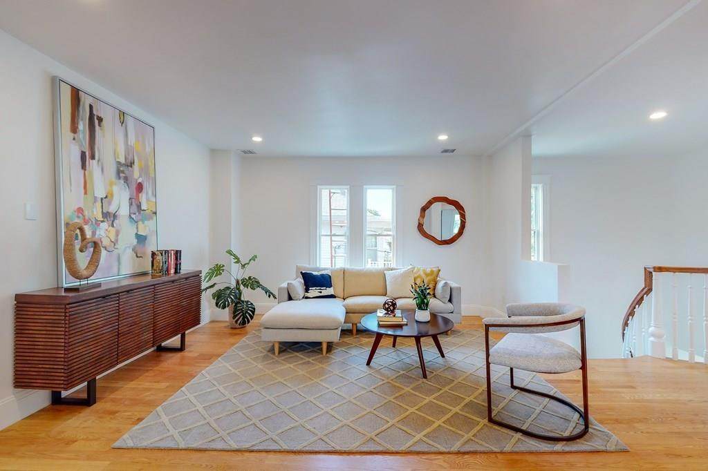 202 Crafts St - Photo 1