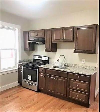 395 Talbot Ave - Photo 1