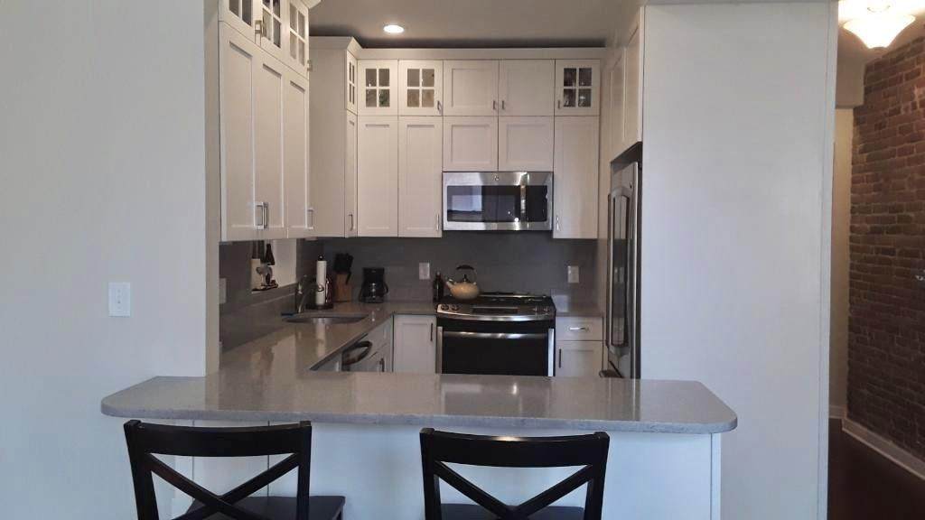 43 1/2 Charter Street - Photo 1