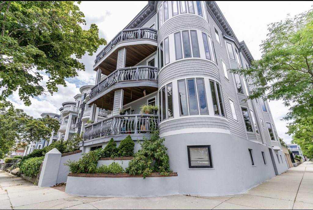 71 Farragut Rd - Photo 1