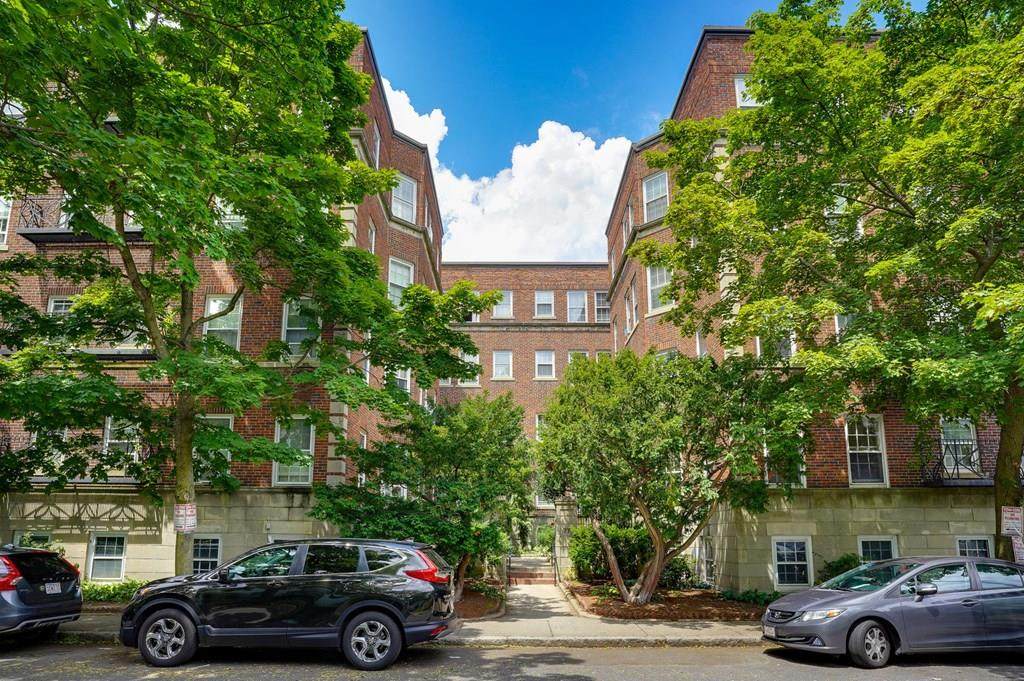 77 Martin Street - Photo 1
