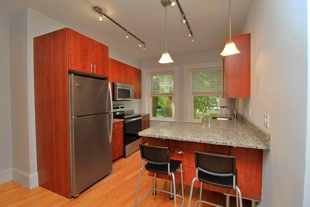 514-516 Harvard Street - Photo 1