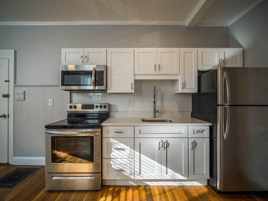 510 East Broadway - Photo 1