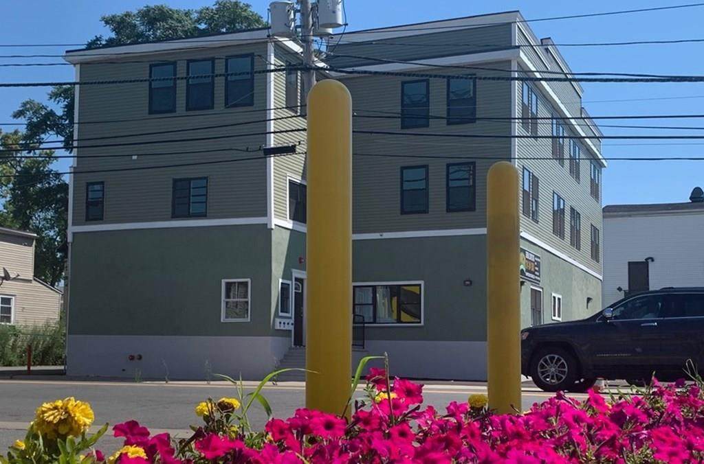 426 Boston Street - Photo 1