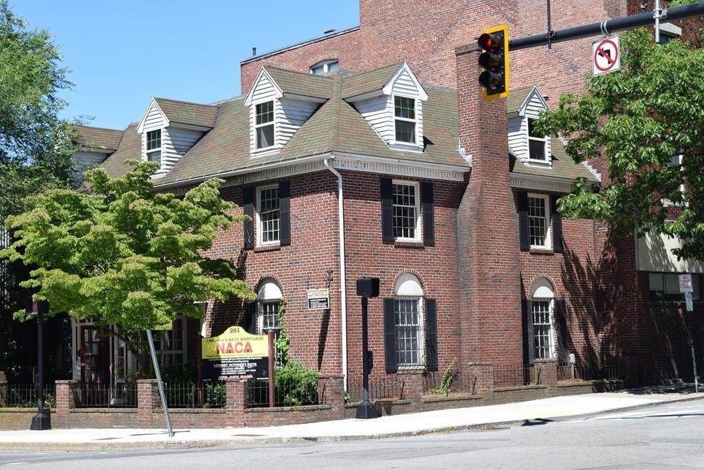 261 Common St - Photo 1