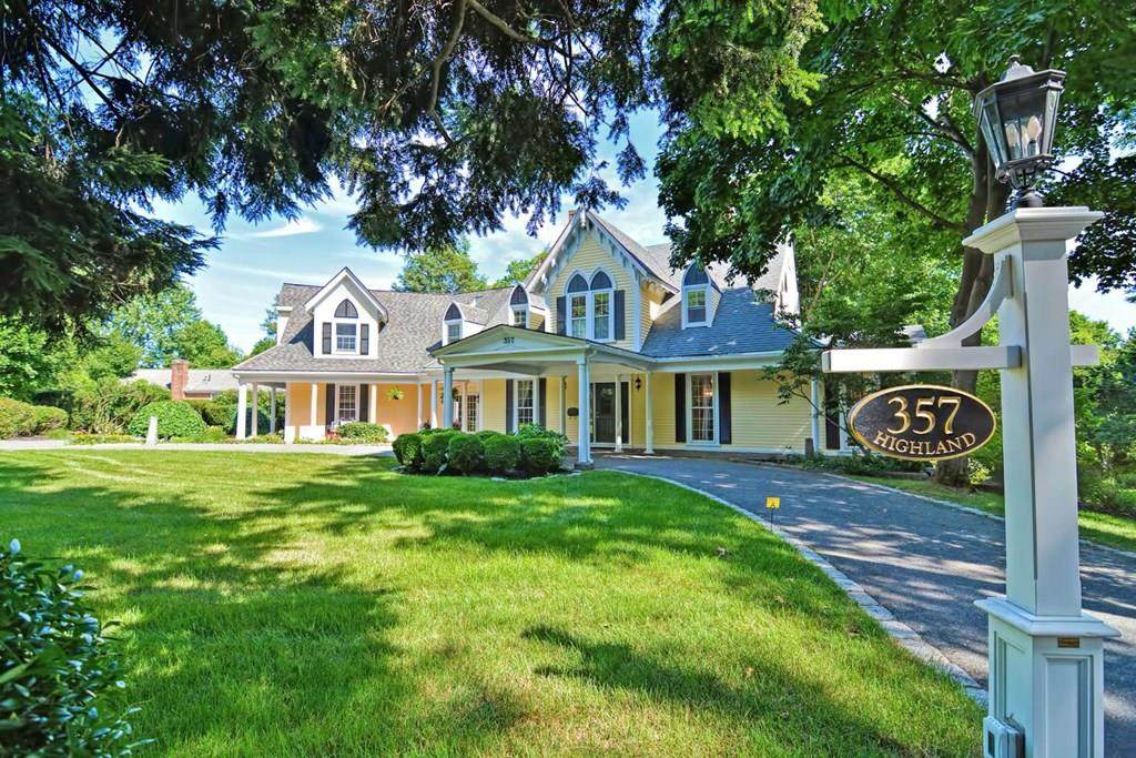 357 Highland St - Photo 1