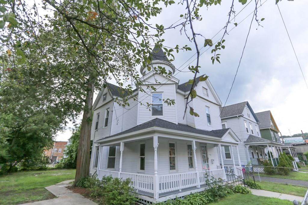 1446 Dwight St - Photo 1